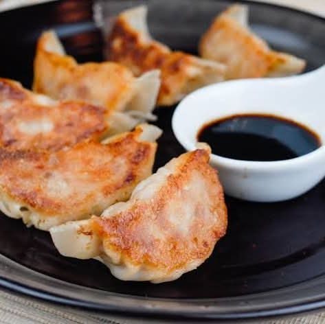 Pan fried chinese cabbage and pork dumplings 6 pcs