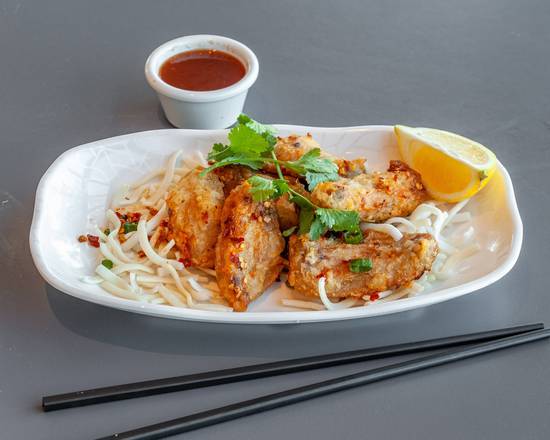 Salt and Spicy Chicken Wing