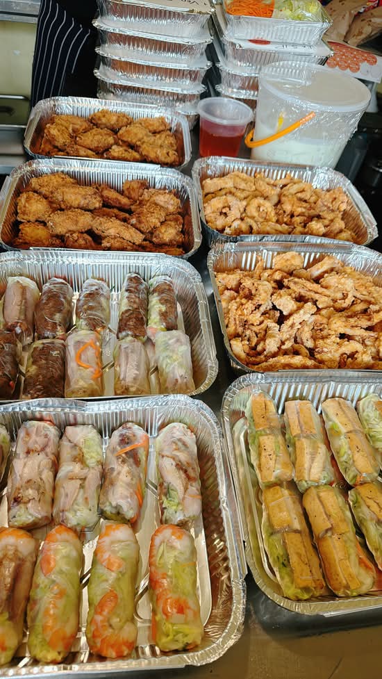 Grilled Chicken Rice Paper Roll