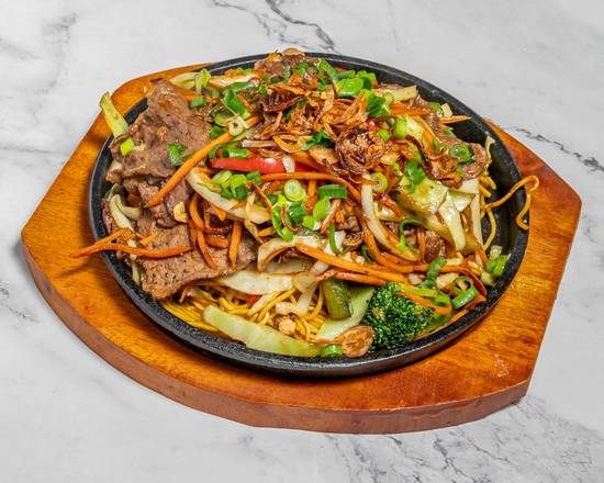 Stir Fried Noodles Beef and Vegetables with Chef Special Sauce