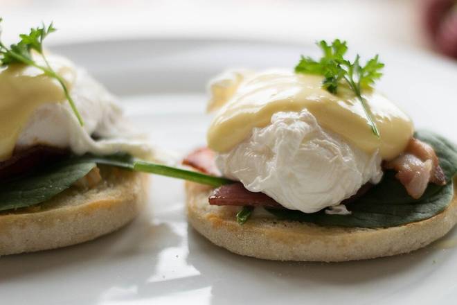 Eggs Benedict