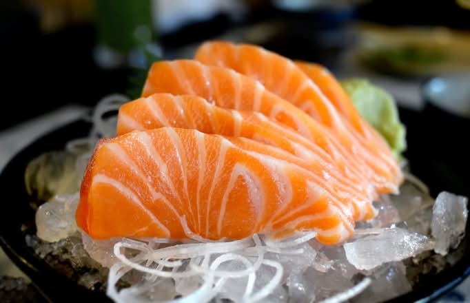 Salmon Sashimi (8pcs)