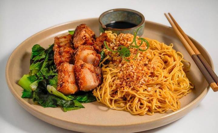 Crispy pork noodle