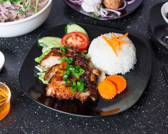 Marinated Grilled Chicken Infused with Chilli & Lemongrass On Rice(COM GA NUONG)
