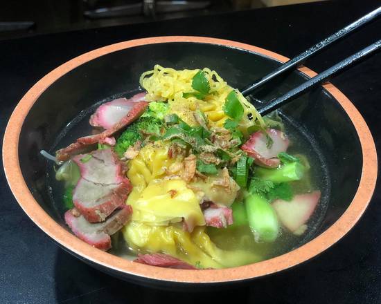 Egg Noodle Soup with Wonton and BBQ pork(MI HOANH THANH XA XIU)
