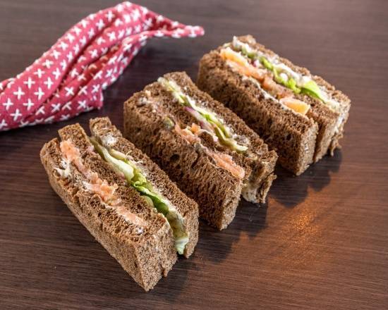 Smoked Salmon Picnic Sandwich