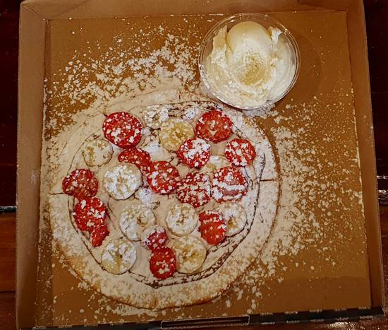 Dessert Pizza - Nutella Straw-nana (w Vanilla Bean Ice Cream)