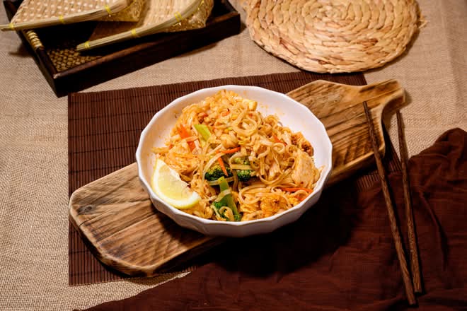 Pad Thai with Chicken