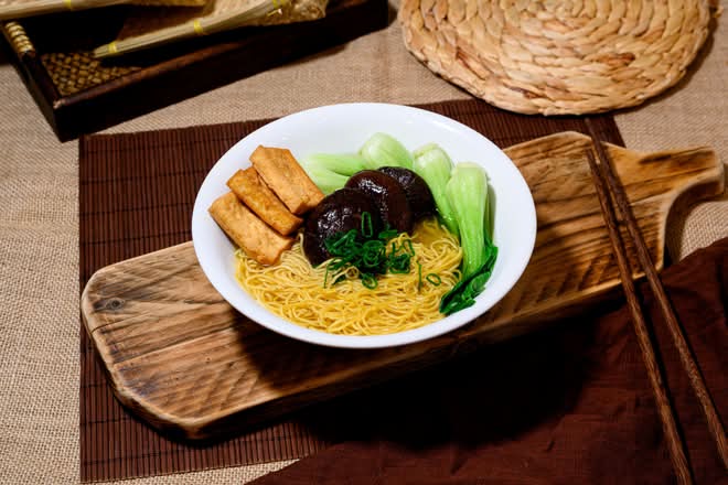 Mushroom & Tofu Vegetables Noodle Soup
