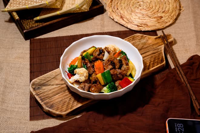 Beef with Vegetables in Black Bean Sauce