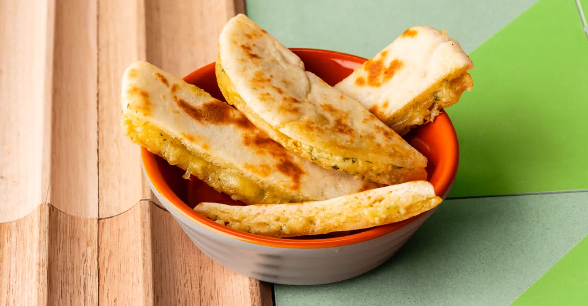 Cheesy Garlic Mini Pita