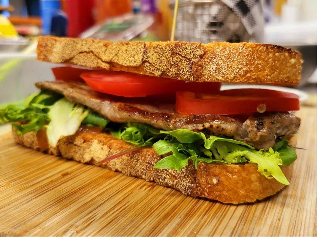 STEAK SANDWICH