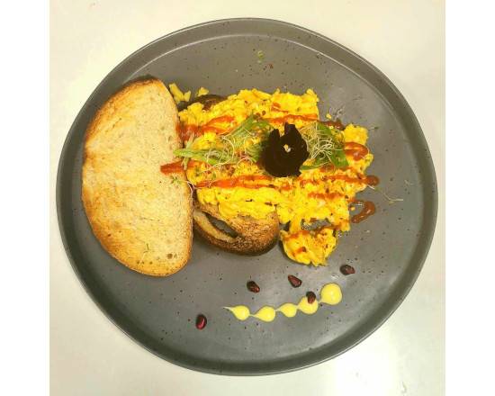 CHILLI SCRAMBLED EGGS