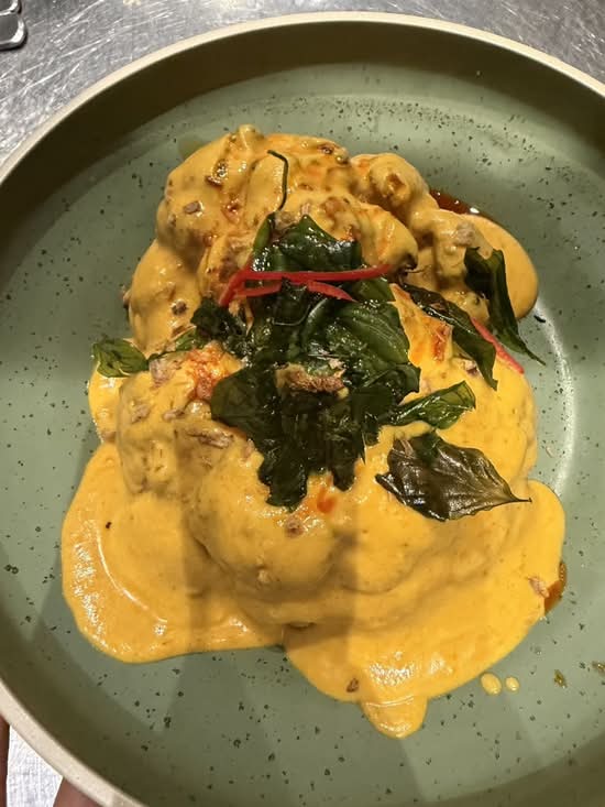 Roasted Cauliflower with turmeric & coconut curry crispy kale