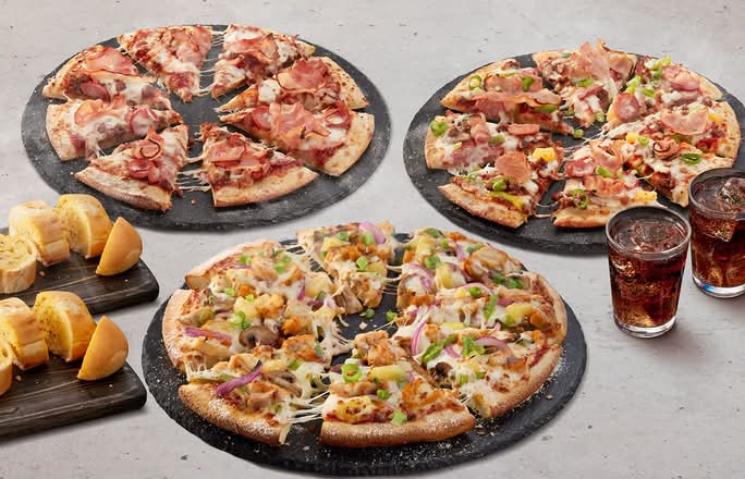Family Feast Bundle (3 Large Pizzas + 3 Sides)