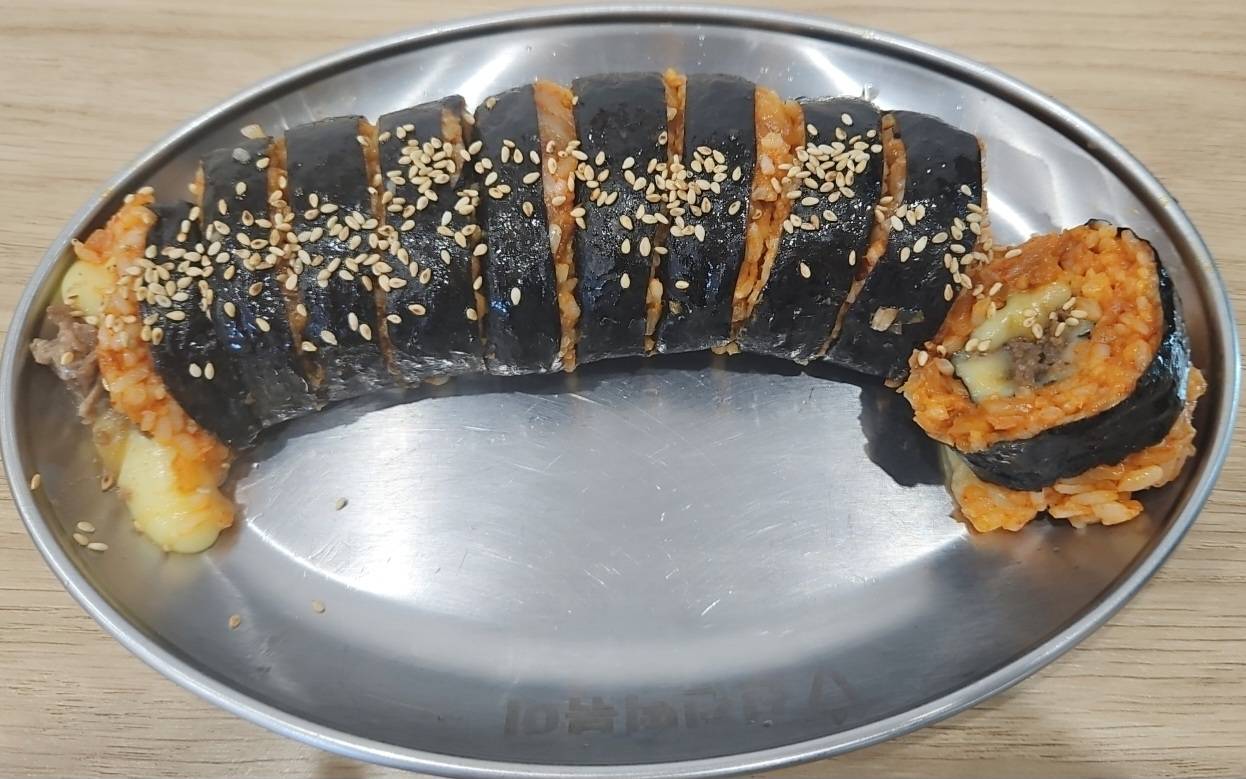 Cheese Bulgogi (Beef) Kimbab (spicy)