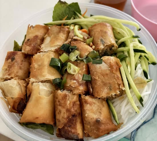 Spring Rolls Noodle Salad Bowl Bún Chả Giò