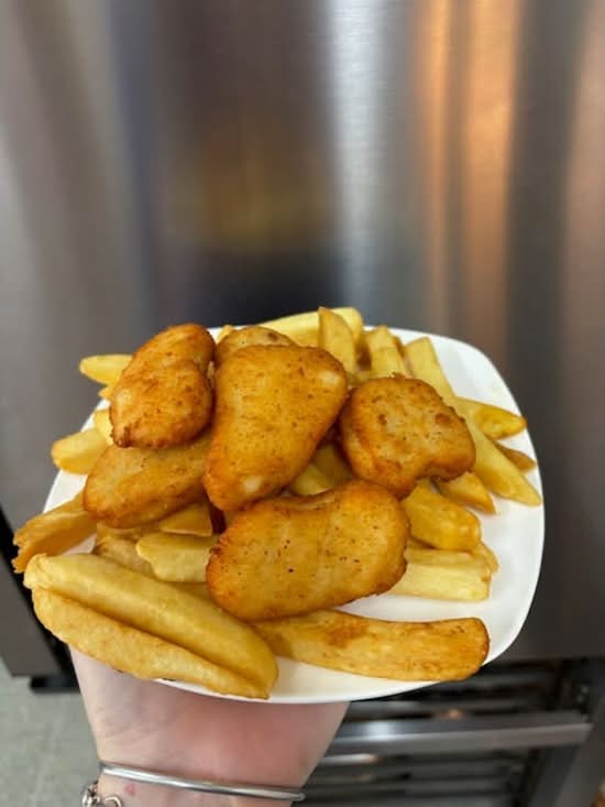 Chicken Nuggets and Chips