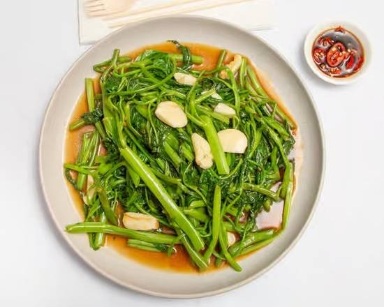 Water Spinach with Garlic (Rau Muống Xào Tỏi)