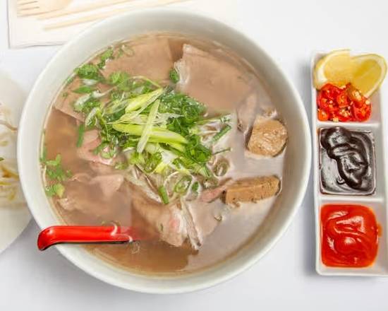 Rare Beef Noodles (Phở Tái)