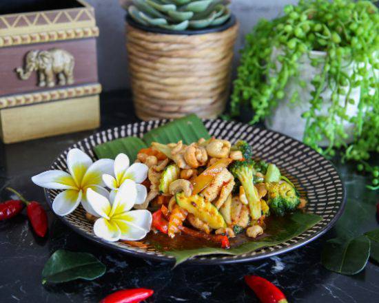 Stir Fry Cashew Nut - 750ML container
