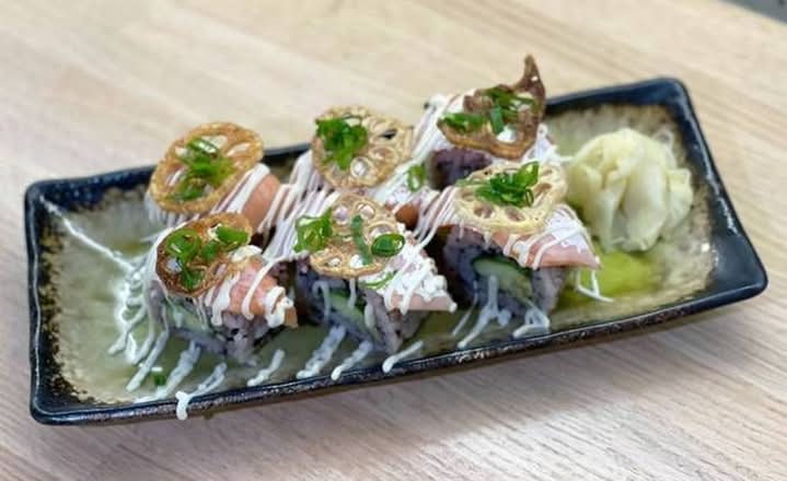 Salmon Sushi Roll