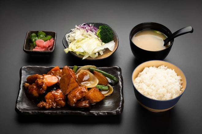 Chicken and Vegetables With Black Vinegar Sauce Set