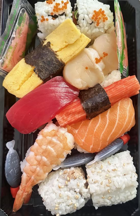 Deluxe Assorted Sushi Pack