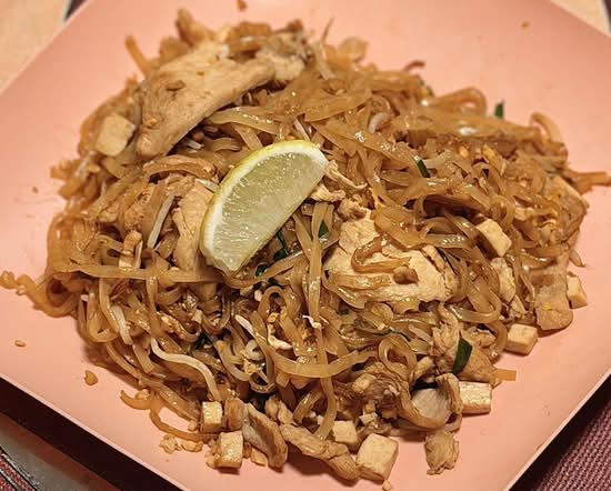 Chicken Pad Thai
