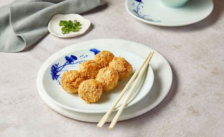 Shallot, Smoked Ham and Sesame Puffs