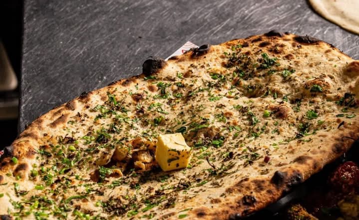 Q15 Extra Aloo Kulcha