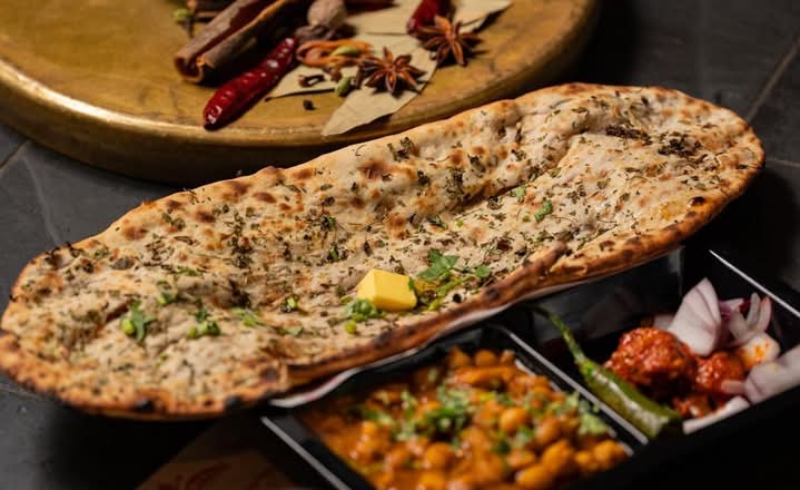 H4 Amritsari Kulcha With Chhole