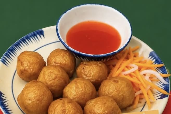 fried fish ball ( cá viên chiên)