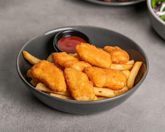 Kids Chicken Nuggets and Chips