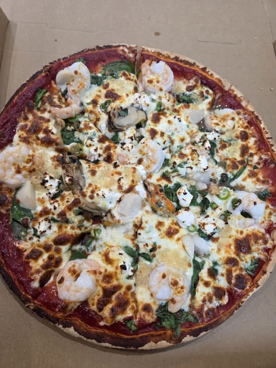 Seafood Deluxe Pizza