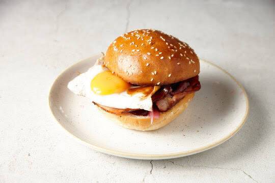 Egg and Bacon Round Roll