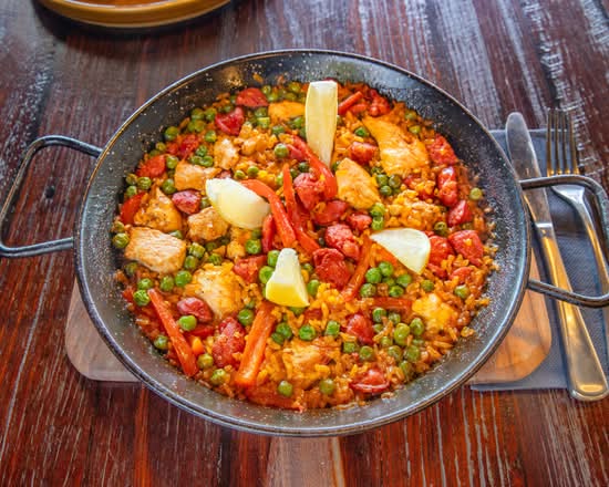 Paella De Pollo Y Chorizo (GF) Chicken & Chorizo Paella