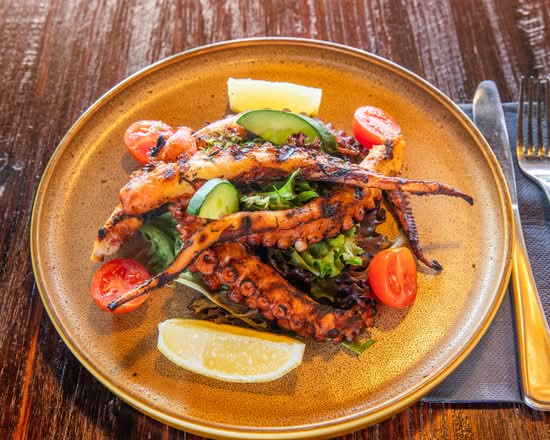 Pulpo a La Parilla (Grilled Octopus) (I)