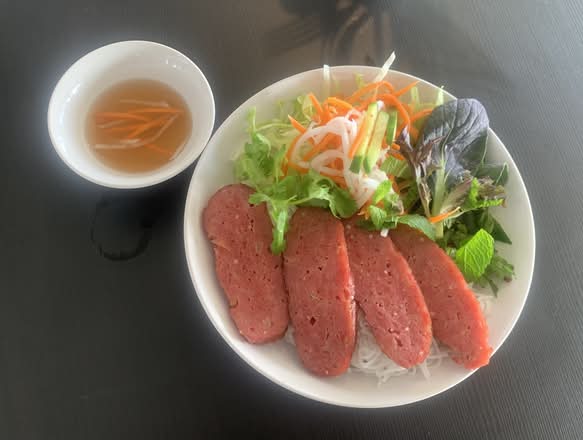 Grilled Pork (Nem Nuong) Bowl