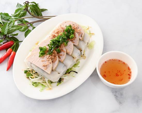 Steamed Flour Sheet Roll with Ground Pork