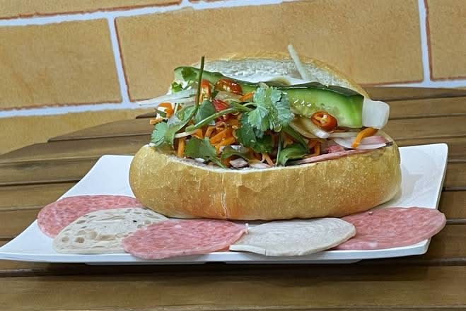 Barbecue Pork and Pork Skin Roll