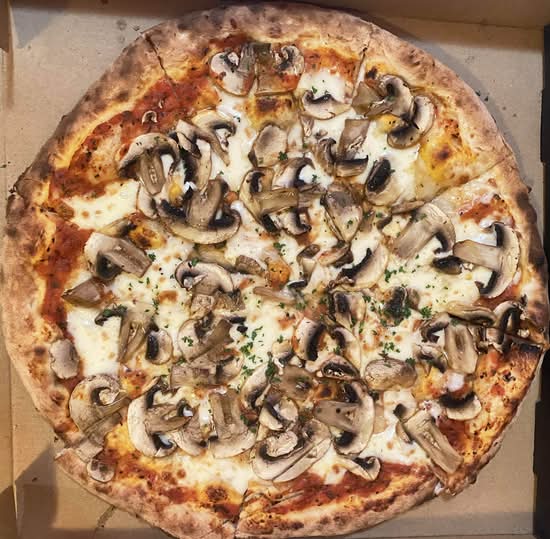 Mushroom Pizza (V)
