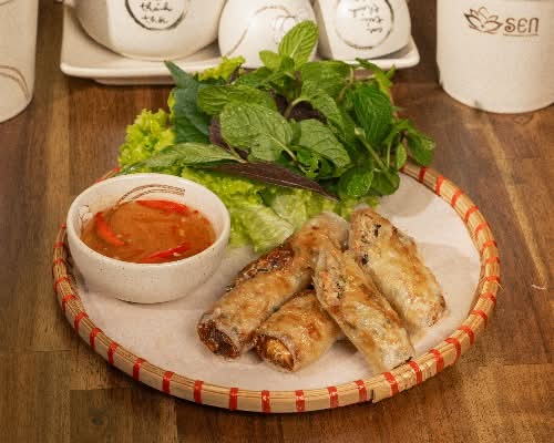 Nem Ha Noi (Hanoi Fried Spring Rolls)