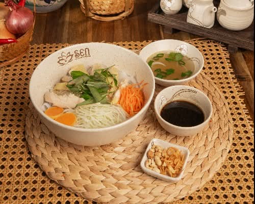 Pho Ga Tron (Mix Pho Chicken Salad)