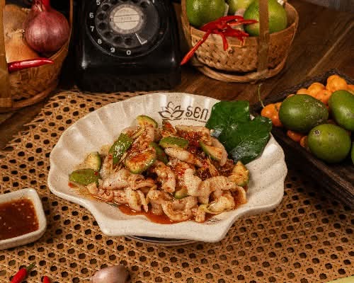 Goi Chan Ga Sot Sen (Sen Style Chicken Feet Salad)