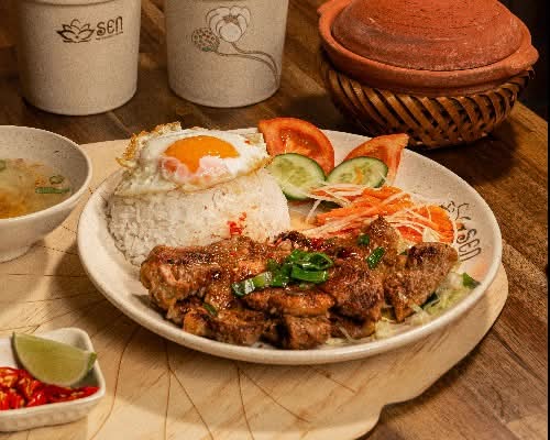 Com Suon Nuong Than (Charcoal Grilled Pork And Rice)