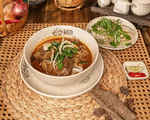 Pho Sot Vang (Pho With Beef Stew)