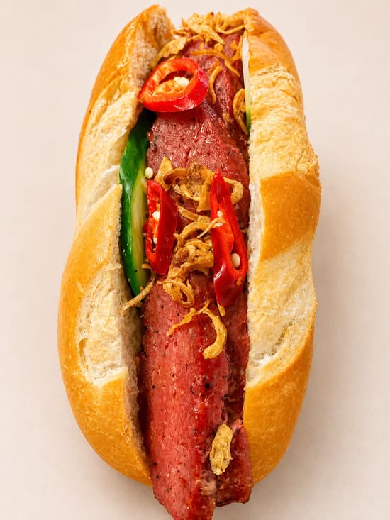 “Banh mi” nem nuong