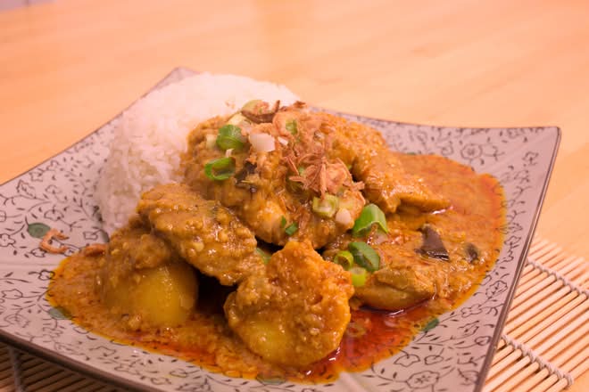 Malaysian Chicken Curry Rice Bowl
