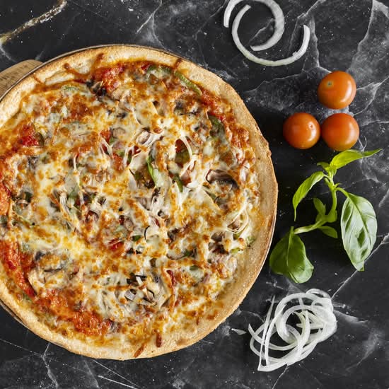 Classic Vegetarian Pizza (V)